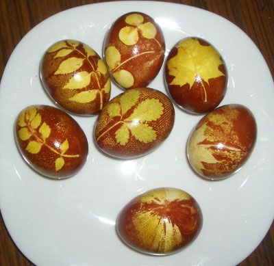 Великоднє яйце з рослинним орнаментом