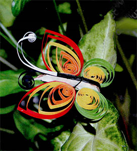 Метелик з паперових смужок